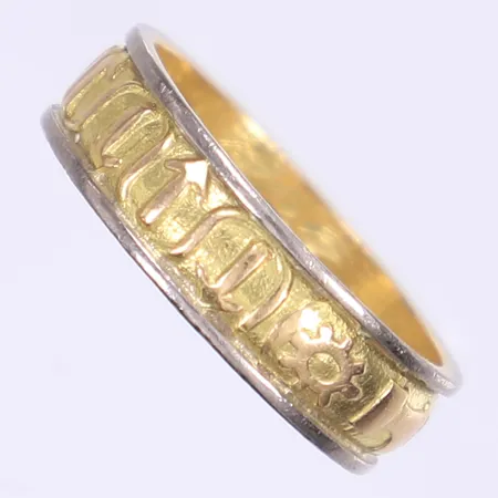 Ring stl:19 bredd 6mm, gravyr, 18K Vikt: 6,4 g