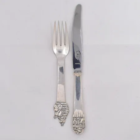 Gaffel längd 15cm Kniv längd 18,5cm blad i rostfritt stål 830/1000 silver Vikt: 67,3 g