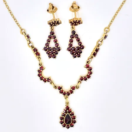 Set collier+örhängen med granater längd 43cm, örhängen längd 26mm, 830/1000 Silver, Vikt: 8,9 g