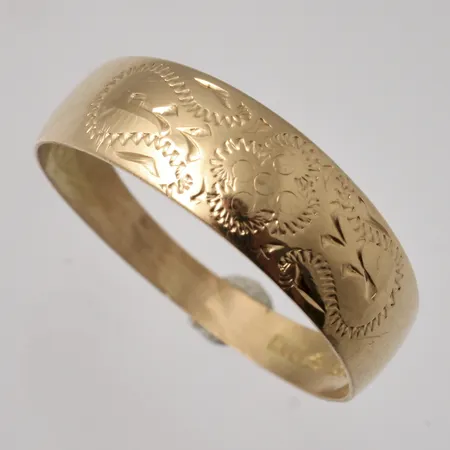 Ring stl:17½, bredd 2,5-6,1mm, NSE, 18K, 1,18g.