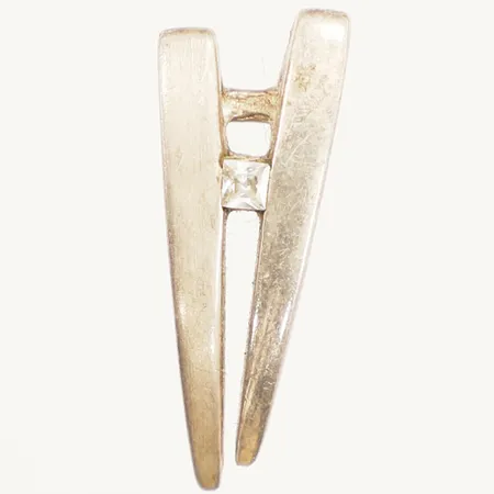 Hänge med vit sten längd 20mm bredd 8mm GHA silver 925/1000  Vikt: 2,1 g