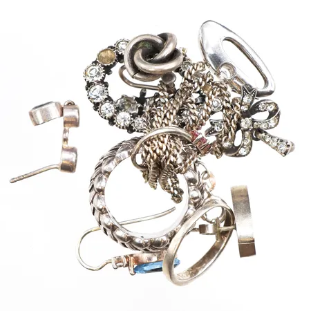 Diverse silversmycken, defekter, 830-925/1000 silver Vikt: 48,7 g
