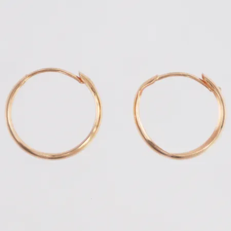 Örhängen längd 14mm, ena bucklig, 18K Vikt: 0,7 g
