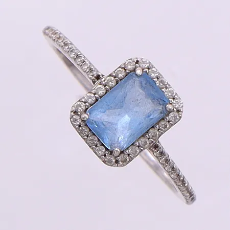 Ring med stenar stl:18 bredd 1,3-9,3mm, saknar flertal stenar, silver 925/1000 Vikt: 1,9 g