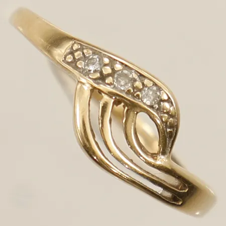 Ring med diamanter 3xca0,01ct stl:17¾, bredd 7,1mm 18K Vikt: 1,4 g