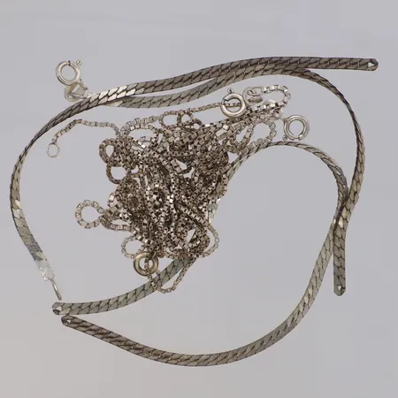 4 Kedjor defekta, silver Vikt: 17,8 g