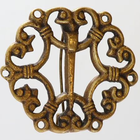 Brosch Kalevala 44,5x50mm bucklig nål slitage brons. 