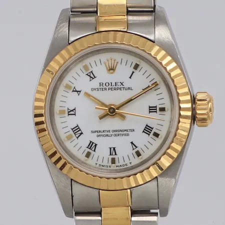 Damur Rolex Oyster Perpetual, stål/guld, automatisk, 25mm, refnr 67193, serienr E627275, boettnr 67000, Cal 2130, urverksur 1872981, oysterlänk stål/guld ca 15cm, nagg på safirglas, repig, inga tillbehör.