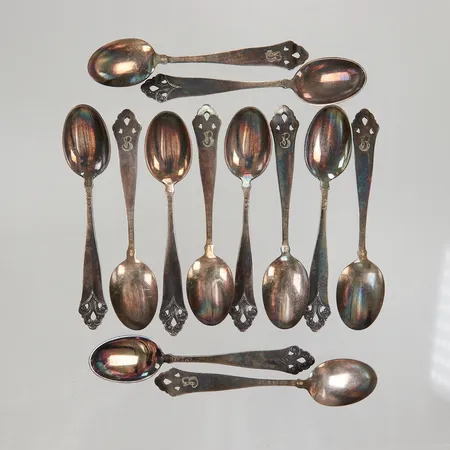 12 Kaffeskedar modell Lillemor 10,2cm, gravyr, Norway Mylius, 830/1000 silver etui, Vikt: 97,2 g