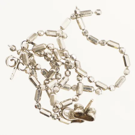 Ett par örhängen längd 70mm bredd 5,7mm silver 925/1000 Vikt: 3,6 g