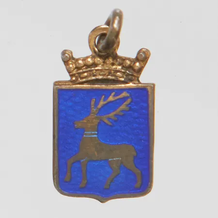 Hänge Åland landsvapen 15,5x7,5mm, emalj, finska stämplar, silver 813/1000 Vikt: 0,7 g