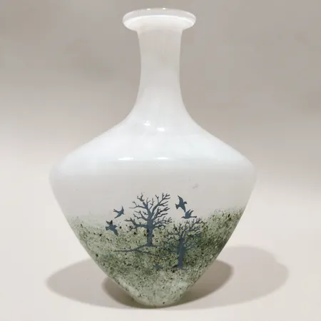 Vas Höst Kjell Engman Kosta boda höjd 22cm bredd ca 18cm nr 98904, signerad repig på undersidan  Skickas med paket.