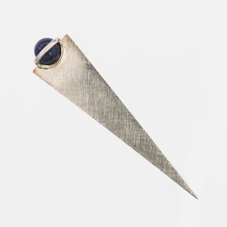 Brosch med sodalit Peter De Wit, Linköping, längd 86mm, bredd 20mm, år 1999, silver 925/10000 Vikt: 10,5 g