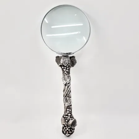 Förstoringsglas med hantag i silver, längd 21cm, Ø78mm, Bruttovikt utan glas: 111,8g Vikt: 0 g