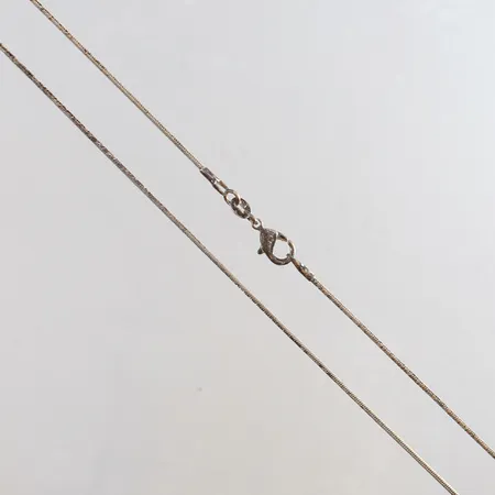 Kedja ormlänk längd 55,5cm bredd 1,2mm ojämn Silver 925/1000. Vikt: 4,9 g