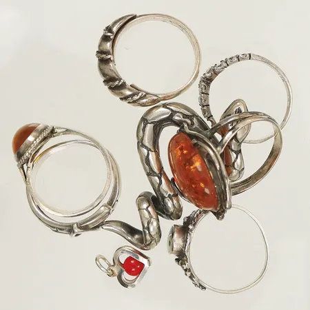 Ringar sex stycken, två hängen, samtligt slitet/defekt, Silver 925/1000, 30,5g bruttovikt 