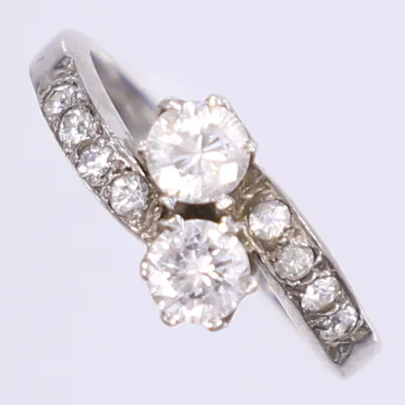 Ring med vita stenar stl:17½ bredd 3-11mm silver 925/1000 Vikt: 3,6 g