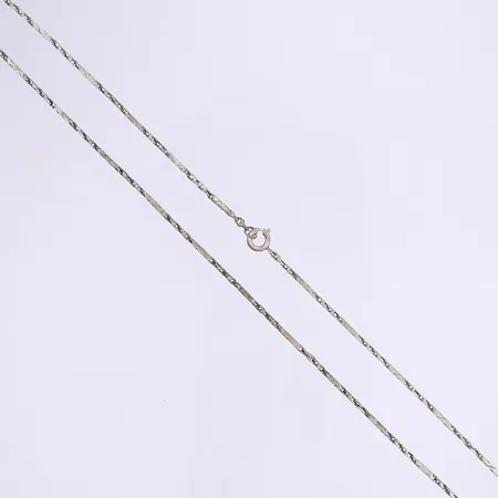 Halskedja med stavar 54cm, bredd 1,5mm, ostämplat silver 925/1000 Vikt: 8,9 g