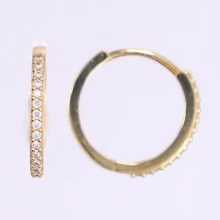 Ett par örhängen creoler med vita stenar Ø12mm bredd 1mm 18K Vikt: 1,3 g