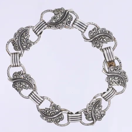 Armband med svarta stenar 19,5cm bredd 14mm, saknar stenar, silver 830/1000 Vikt: 23,7 g
