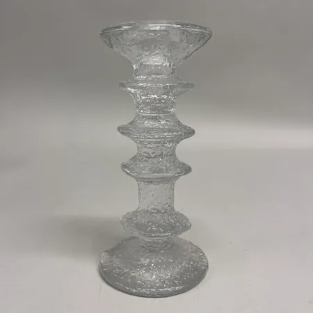 Ljusstake Festivo Timo Sarpaneva Iittala, höjd 17,5cm, signerad T.S, etikettmärkt, glas Skickas med paket.