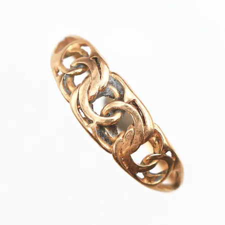Ring Bismarck Stl:17½, bredd: 1,1-6,2mm, smärre ojämnhet på skenan, 18K Vikt: 1,5 g