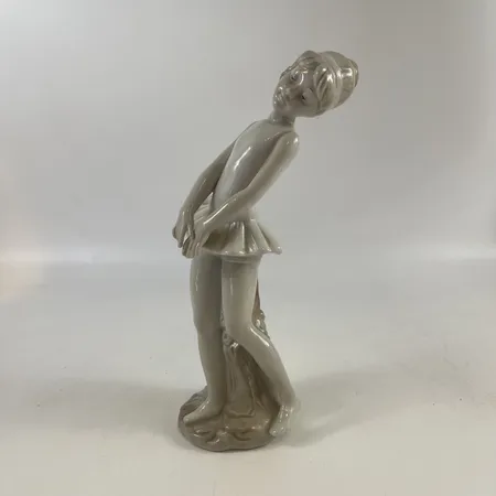 Figurin, ballerina, porslin, okänd tillverkare, Höjd ca 28cm. Skickas med paket.