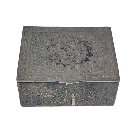 Silverdosa, 58 x 48 x 24 mm, Vartan Isfahan, Persien, 1900-tal,  Vikt: 90,5 g