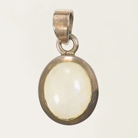 Hänge med vit sten, 20x12mm inkl ögla, silver 925/1000-delar 3,1g totalt