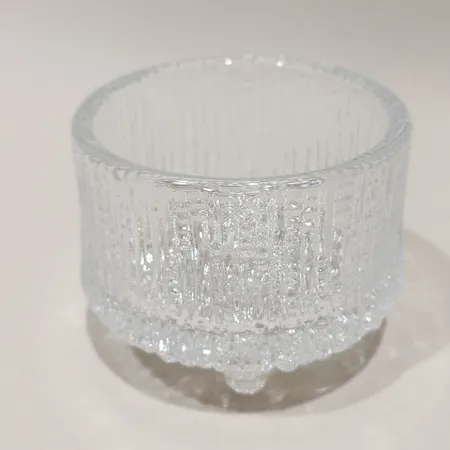 Ljuslykta Iittala modell Ultima Thule design Tapio Wirkkala Ø8cm höjd 6,5cm 