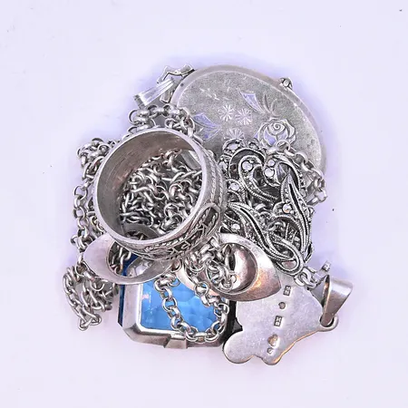 Diverse silver 830/1000. Vikt: 54,1 g