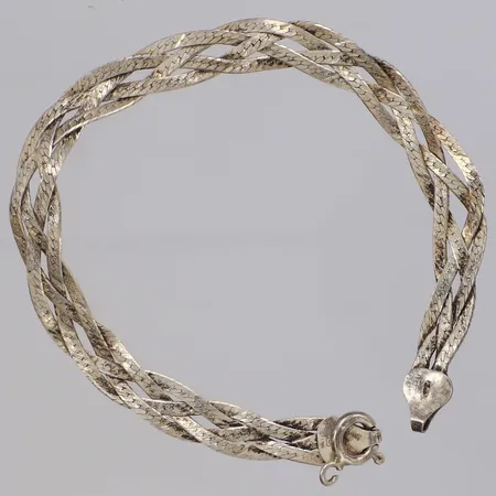 Armband flätat längd 18cm, bredd 6,8mm, defekt lås, silver 925/1000 Vikt: 5,8 g