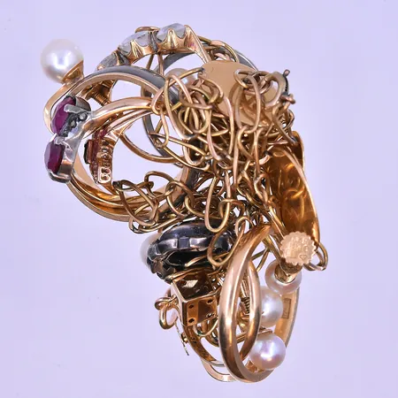 Diverse guld 18K. Vikt: 45,4 g