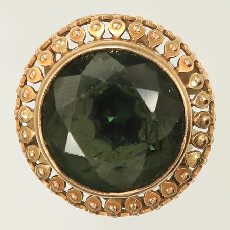 Ring med grön sten, stl 17¾ bredd 3-22mm 14K 9,1g totalt