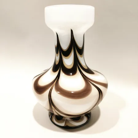 Vas Carlo Moratti Opaline Florence etikettmärkt höjd ca 24cm Skickas med paket.