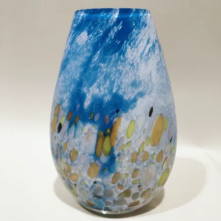 Vas Tony Rachow för Ekenäs Glasbruk höjd 23cm bredd 16cm signerad  Skickas med paket.