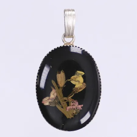 Hänge med blomstermotiv 30x16mm ostämplat silver Vikt: 1,9 g