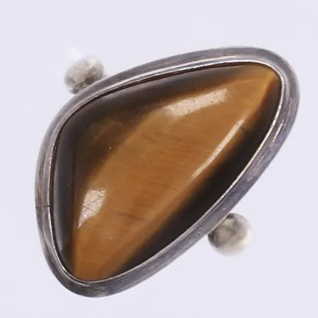 Ring med brun sten stl:16 bredd 2-24mm silver 830/1000 Vikt: 4,1 g