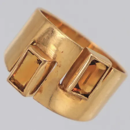 Ring med citriner, stl:16, bredd 12,3mm, Ljungström Guldvarufabrik Ab. Stockholm 1963, repor och nagg på stenarna, 18K Vikt: 6,2 g
