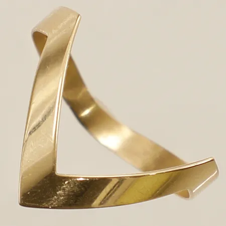 Ring stl:18 bredd 13,8mm 18K  Vikt: 0,9 g