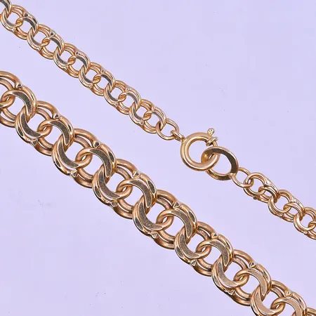Collier Bismarck längd 46 cm bredd 4-8 mm 18K. Vikt: 26,5 g
