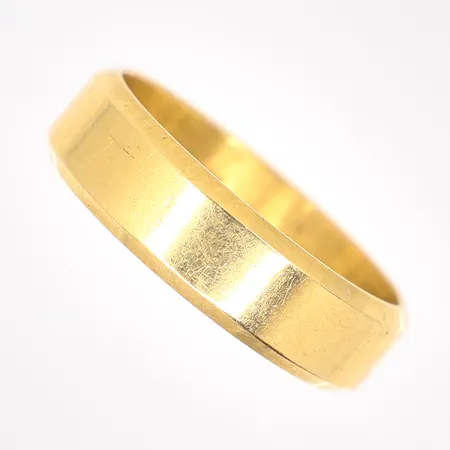 Ring stl 16¼, bredd 5mm, presonlig gravyr, 18K, Vikt: 4,1 g
