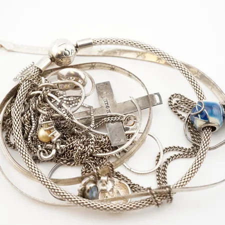 Diverse silversmycken, 925/1000 Vikt: 41,1 g