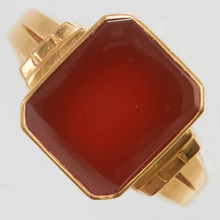 Klackring med sard stl:21½, bredd: 2,5-14,3mm, svenska stämplar, 18K Vikt: 4,7 g