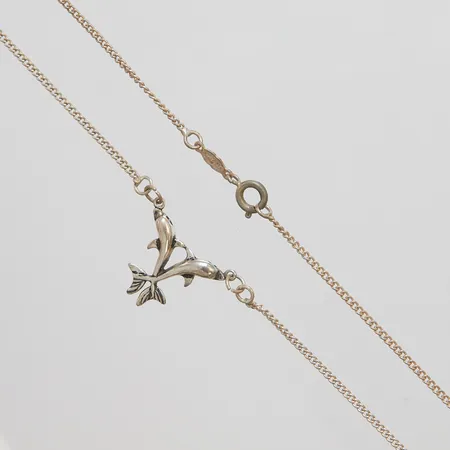 Collier med integrerat hänge delfiner, längd 44cm, bredd 1,5-16mm, silver 925/1000 Vikt: 4,9 g
