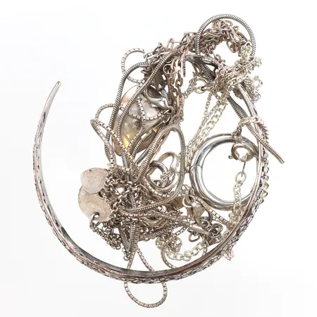 Diverse silversmycken, delvis defekta, 830-925/1000 silver Vikt: 28,3 g
