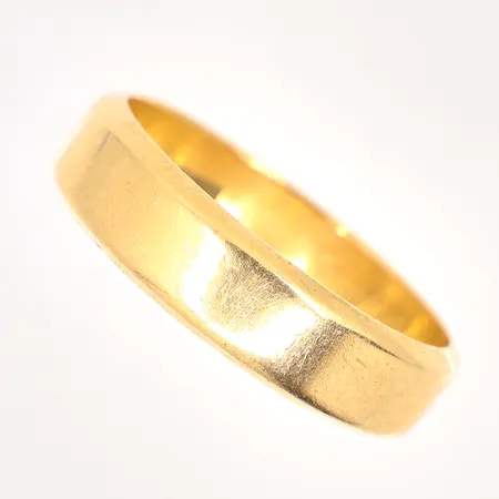 Ring stl 19¾, bredd 5,7mm, presonlig gravyr, 18K, Vikt: 6,6 g