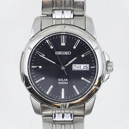 Herrur Seiko Solar Ø40mm, quartz, dag/datum, behov av batteribyte, slitage, repig, inga tillbehör