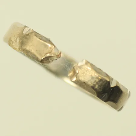 Ring stl 16½, bredd 3,5mm, trasig/klippt, 18K 2,8g Vikt: 2,8 g