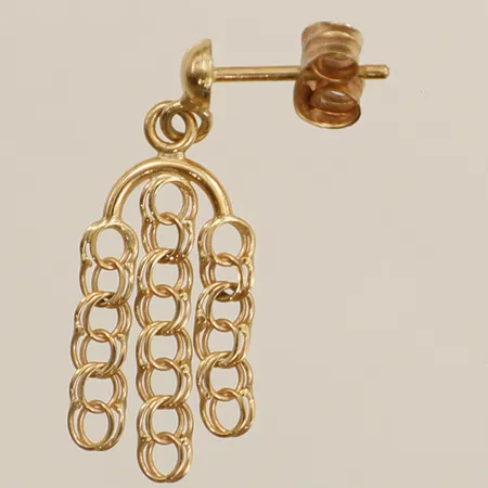 Ett udda örhänge längd 22mm 18K Vikt: 0,8 g